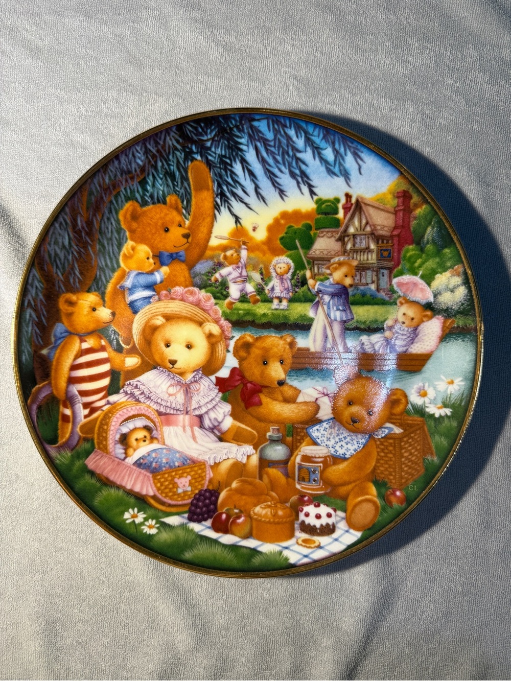 Franklin Mint Limited Edition Porcelain Teddy Bear Picnic Collector Plate I7886